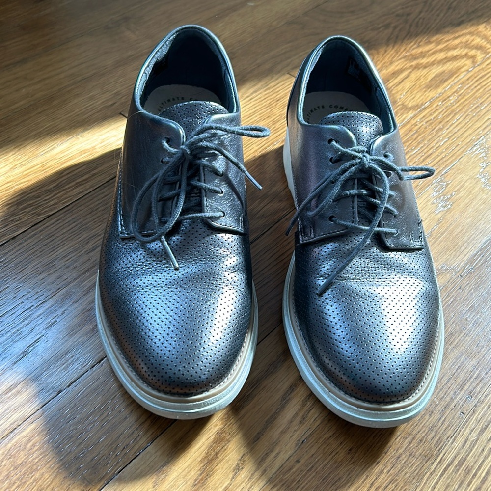 CLARKS
Women's Lace-Up Wedge Shoes
